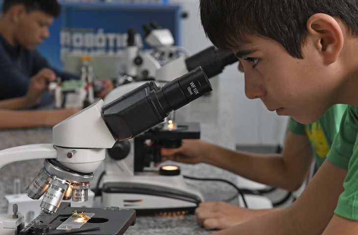 Ex-alunos da rede pública estadual de ensino contam como o estudo transformou suas vidas