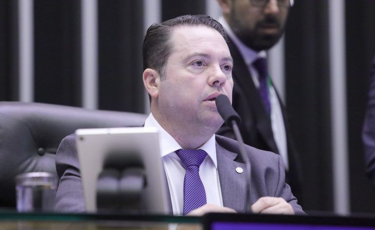 Deputado de MS defende PEC que proíbe presos de votarem