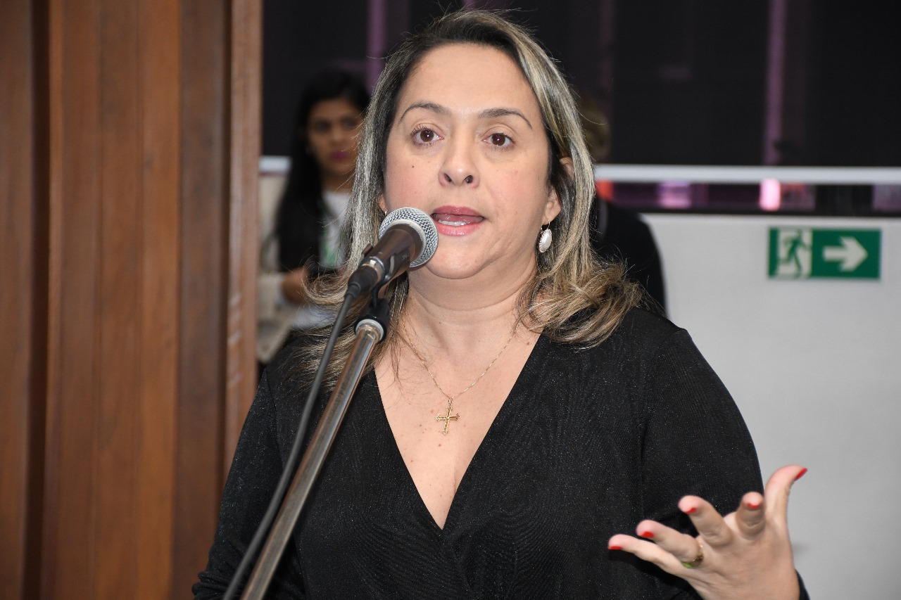 Educação de Dourados deve ser contemplada com emendas parlamentares de Lia Nogueira
