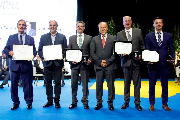 Mochi participa de cerimônia de entrega do Título de Cidadão Sul-Mato-Grossense