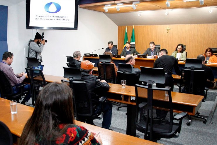 Frente Parlamentar apresenta carta e debate uso responsável de recursos hídricos