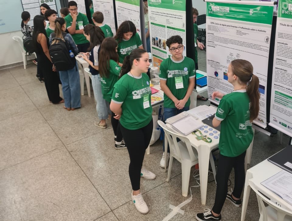 Projeto da REME sobre Aves da Escola vence feira federal