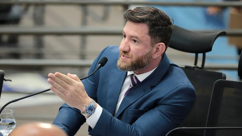 Campo Grande MS: Maicon Nogueira cobra controle sobre palestrantes em escolas e defende proteção aos estudantes