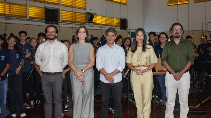 Deputado Rinaldo acompanha primeira-dama em visita ao Instituto Mirim e reforça compromisso com a instituição