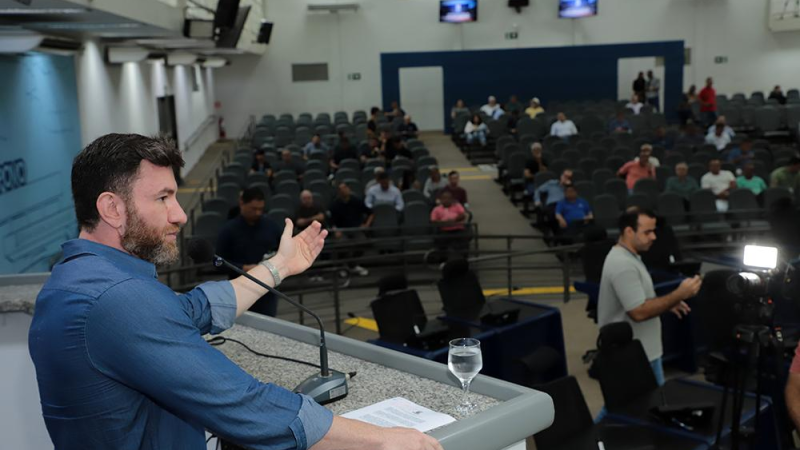 Audiência pública na Câmara debate terrenos baldios e Maicon Nogueira reforça necessidade de medidas mais eficazes