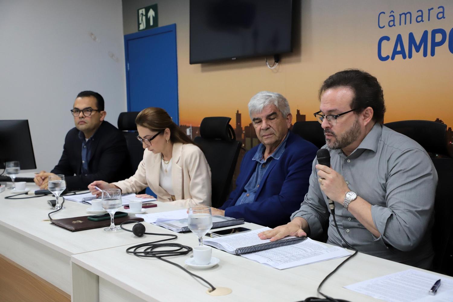 Vereador Dr. Lívio defende união de esforços para melhorar a saúde pública da capital