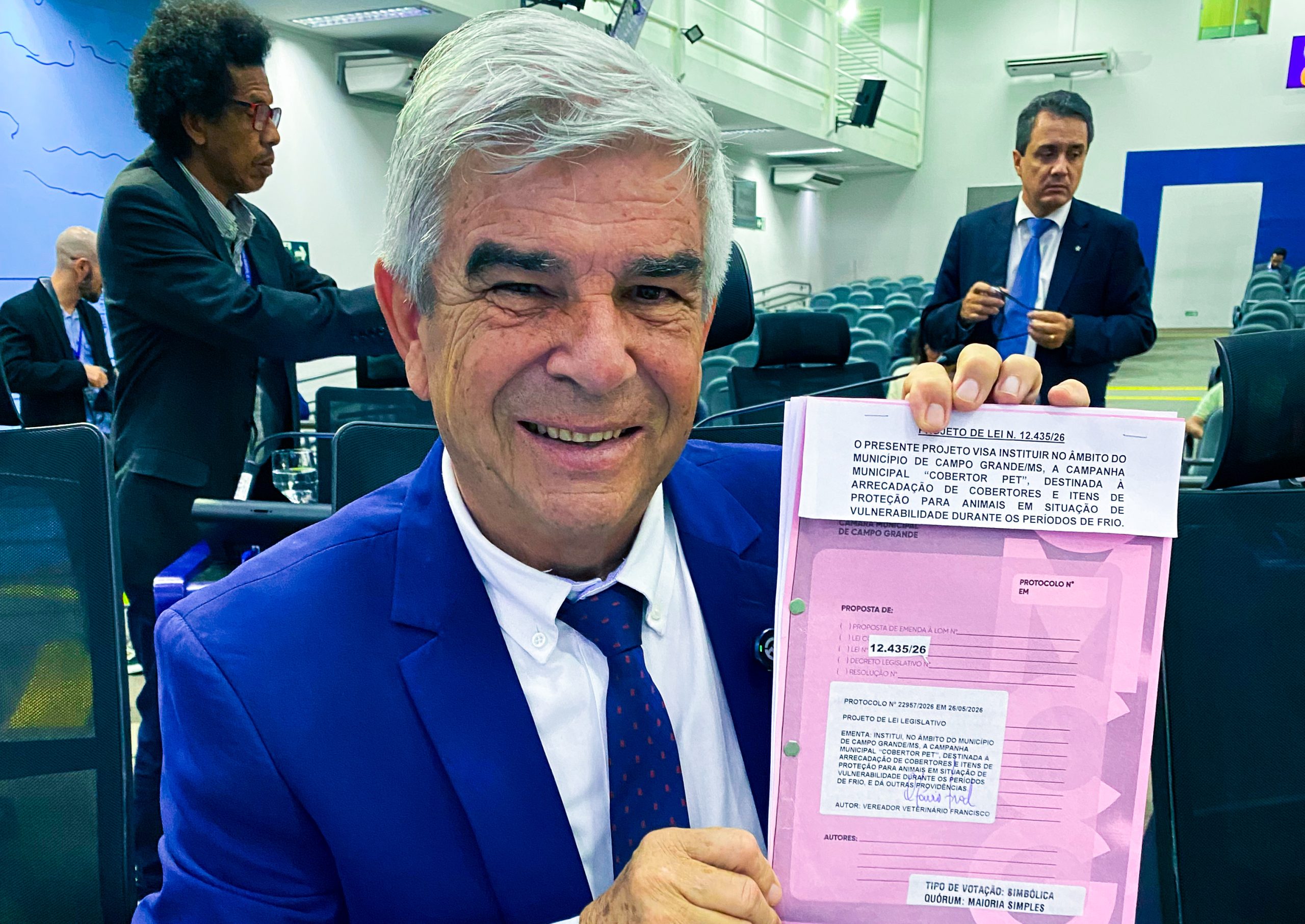Projeto do vereador Veterinário Francisco cria Campanha Municipal “Cobertor Pet” em Campo Grande