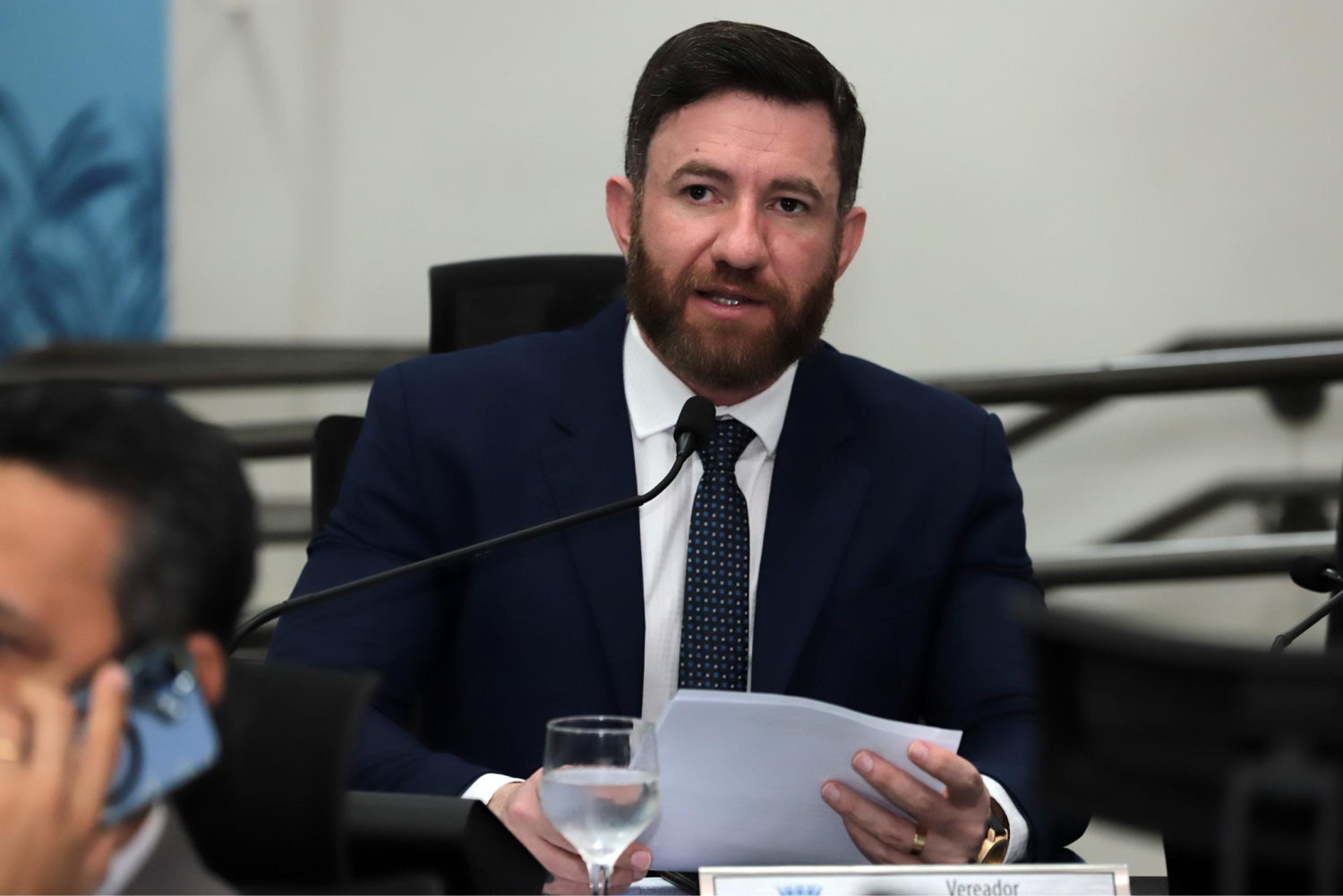 “Não há ganho real e sim perdas salariais acumuladas”, afirma Maicon Nogueira ao votar contra o falso reajuste dos servidores