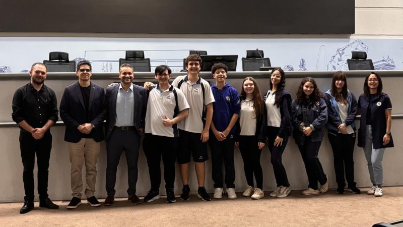 Alunos do CAJE são recebidos pelo vereador Leinha em visita à Câmara Municipal