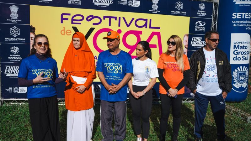 Senador Nelsinho Trad participa do Festival do Yoga e destaca benefícios da prática para a saúde e o equilíbrio