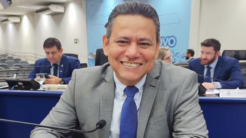 Vereador Clodoilson Pires atende reivindicações de moradores e pede melhorias em duas regiões da Capital