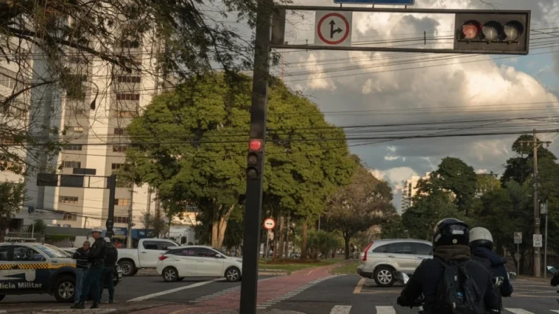 Frente fria intensa traz tempestades e rajadas acima de 50 km/h para MS nesta segunda