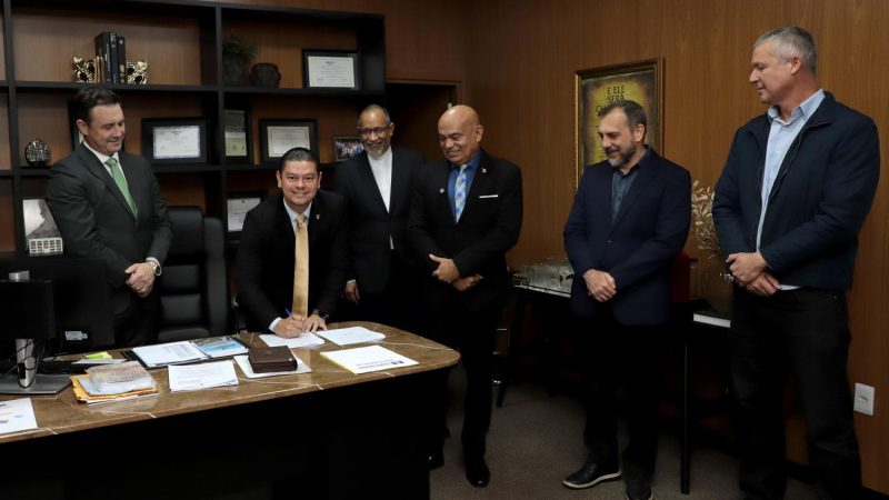 Vereador Otávio Trad destaca a importância do convênio entre a Câmara Municipal e a UCDB: “Estaremos entregando uma Câmara mais qualificada para a população de Campo Grande”