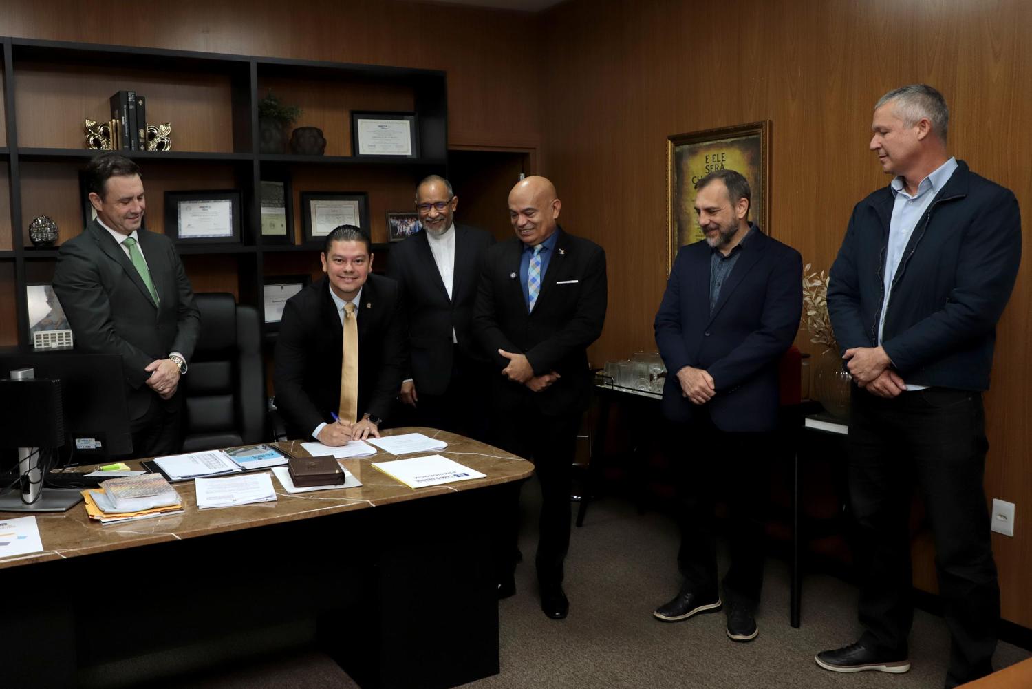 Vereador Otávio Trad destaca a importância do convênio entre a Câmara Municipal e a UCDB: “Estaremos entregando uma Câmara mais qualificada para a população de Campo Grande”