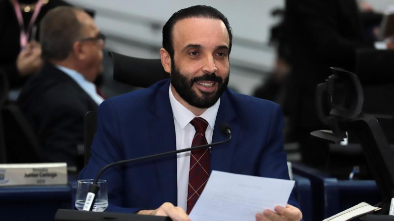 Volta às aulas: lei do Professor Juari garante que irmãos estudem na mesma escola