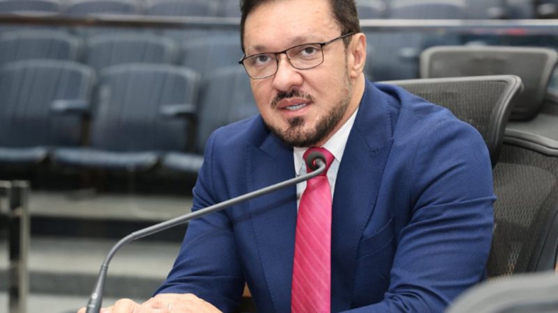 Projeto de Lucas de Lima que cria o “Outubrinho Rosa” em MS é aprovado em 1ª discussão