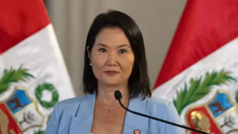 Keiko Fujimori assume presidência do Peru com missão de encerrar ciclo de instabilidade política