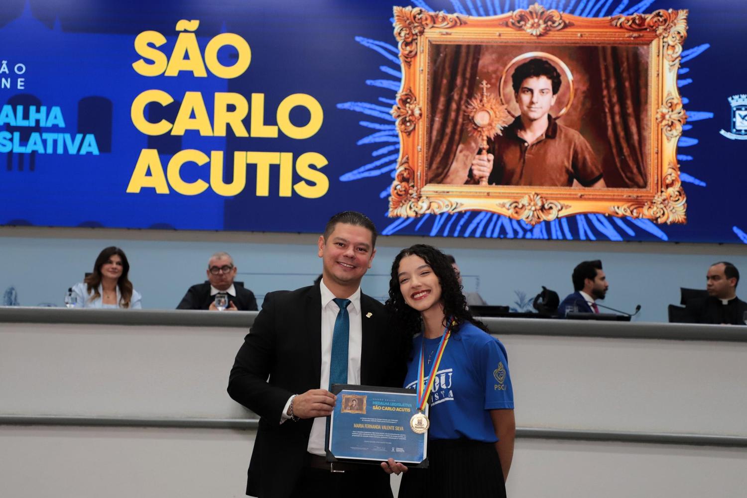Jovens cristãos recebem Medalha Legislativa São Carlo Acutis do Vereador Otávio Trad