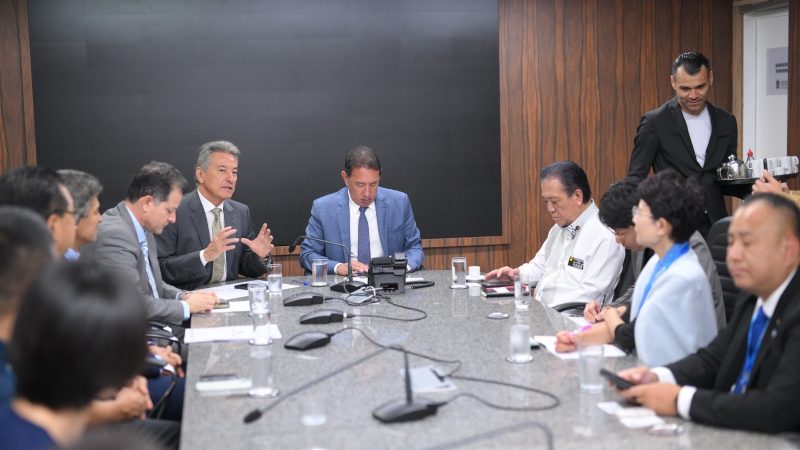 Hashioka recebe delegação de Okinawa em agenda voltada à cooperação entre Brasil e Japão