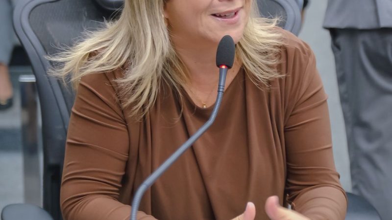 Moção de Lia Nogueira reconhece marco feminino no jornalismo de MS