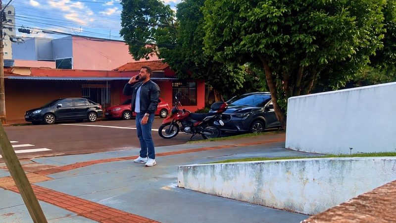 Semáforos com falhas travam cruzamento, e vereador Maicon Nogueira cobra explicações sobre contrato de R$ 24 milhões