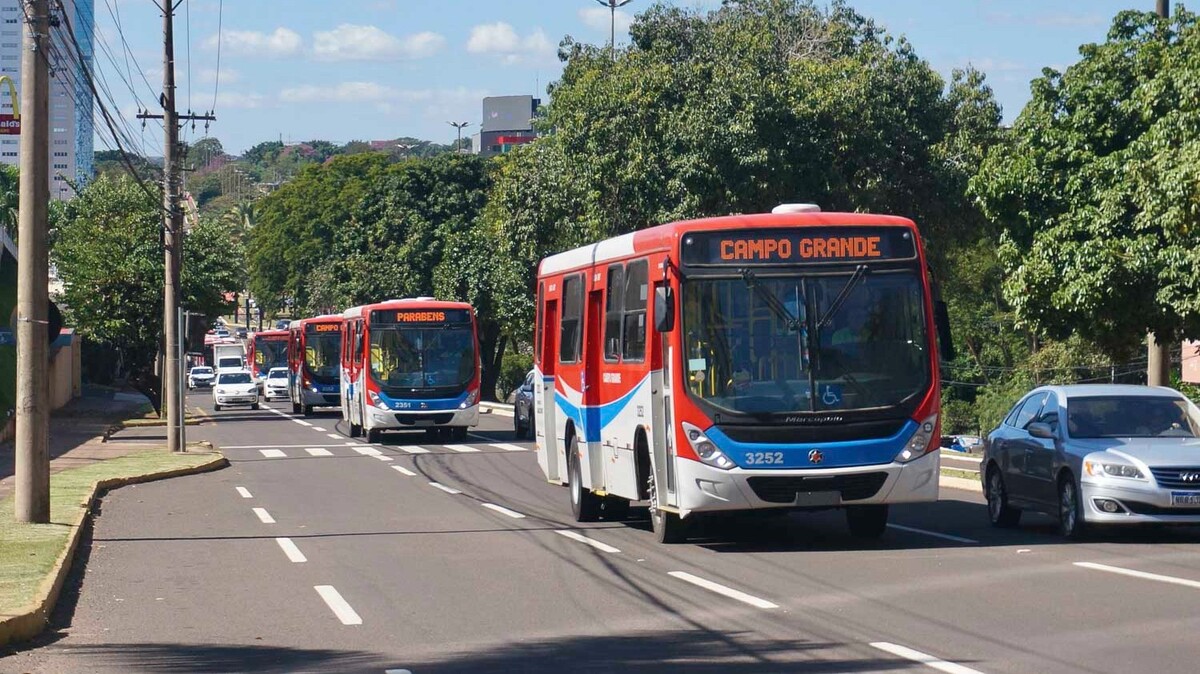Linhas de ônibus terão horários diferenciados no feriado na Capital