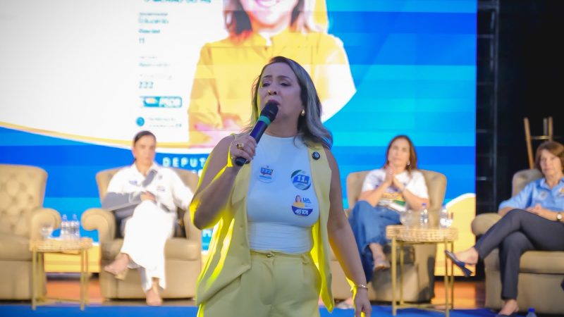 Lia Nogueira arrasta multidão em Dourados e se consolida entre principais lideranças do interior de MS