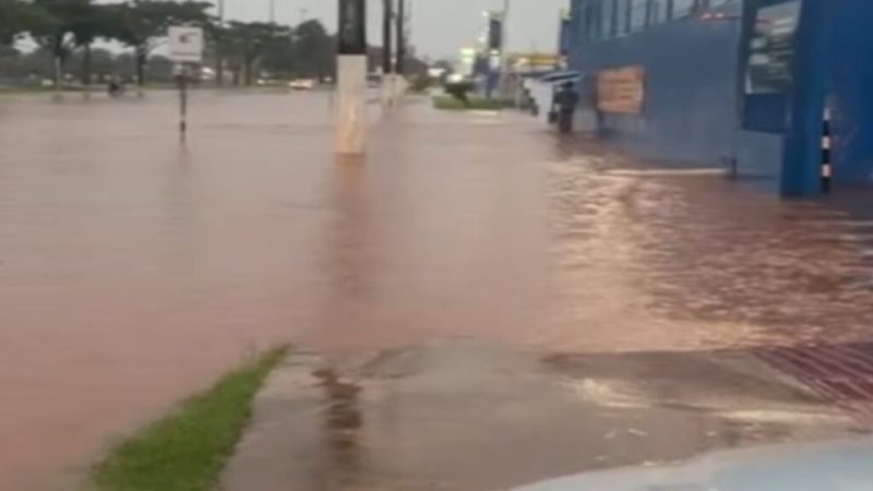 Chuva provoca alagamentos nos locais já conhecidos de Campo Grande