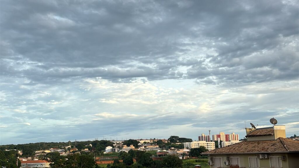 MS troca calor de 40°C por chuva e frio com chegada de frente fria neste sábado