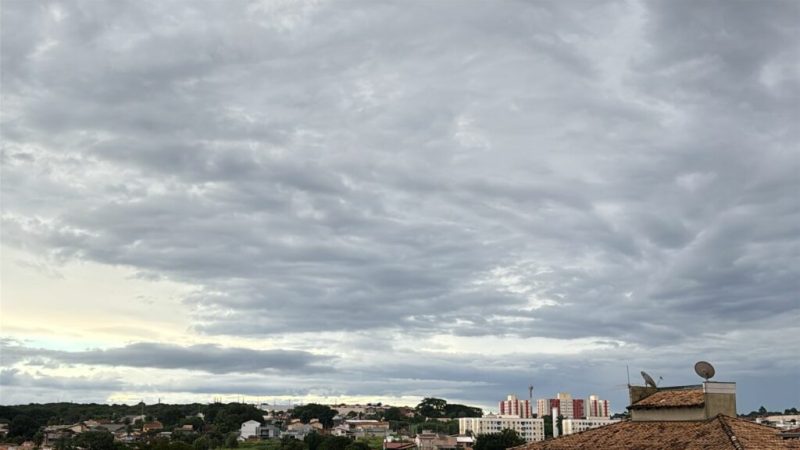 Capital deve ter mais chuva neste domingo após cidade decretar emergência