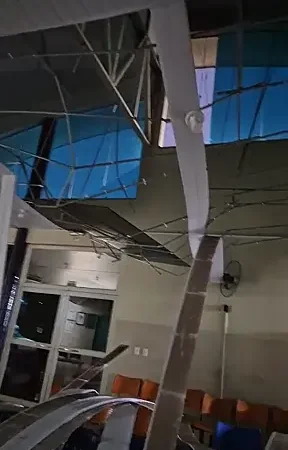 Teto da UPA Universitário desaba durante temporal em Campo Grande