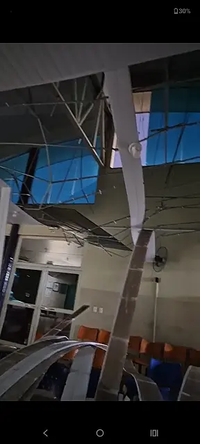 Teto da UPA Universitário desaba durante temporal em Campo Grande