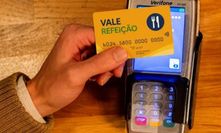Vale-refeição e vale-alimentação poderão ser usados em qualquer maquininha a partir de novembro